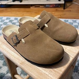 Boston Clogs - barely worn - women’s size 9 but fit like an 8